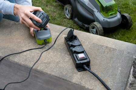 Steckdosenverteiler mit Schalter IP44 3-fach schwarz 2m H07RN-F 3G1,5