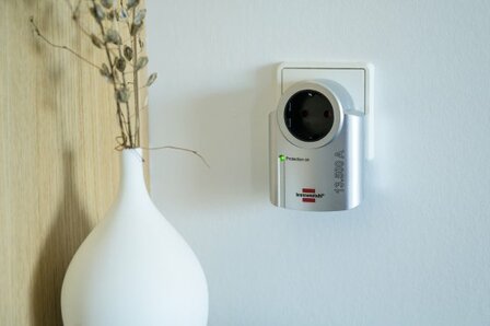 uberspannungsschutzadapter 13.500A