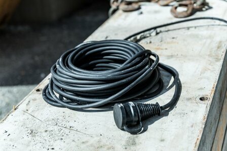 Baustellen-Verlangerungskabel IP44 25m H07RN-F 3G1,5 schwarz