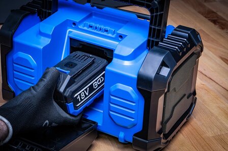 Akku-DAB Radio Hybrid 18 V und 230 V ohne Akku