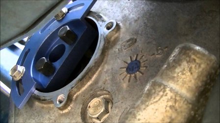Herramienta de sujecion de la bomba de agua para motores Opel Ecotec