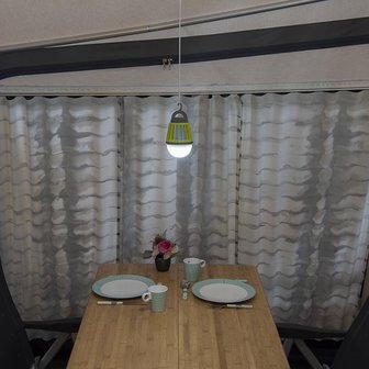 Camping- Insektenlampe 2 in 1 wiederaufladbar 8 8 x 12 5 cm