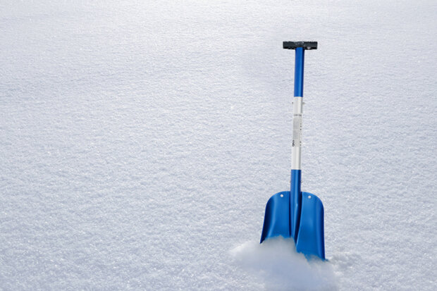 Aluminium-Schneeschaufel mit steckbarem Schnellverschluss-Stiel