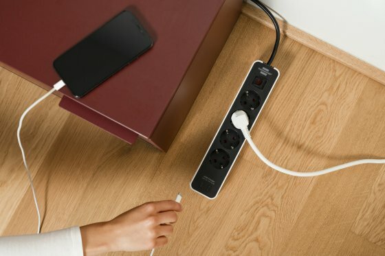 Steckdosenleiste mit 2 USB C Ladebuchsen 4-fach weiß schwarz 1,5m H05VV-F3G1,5