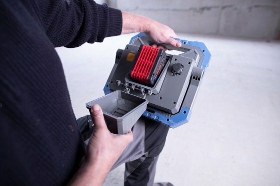 Professional LED Hybrid Baustrahler BS 8050 MH, Bosch Professional 18V System, 7900lm, IP55