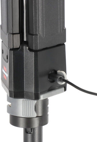 Wiederaufladbarer LED-Baustrahler mit Stativ, 2500 lm, IP65