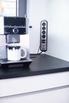 Ecksteckdosenleiste mit USB-Ladefunktion 6-fach 4x Schutzkontakt & 2x Euro silber schwarz
