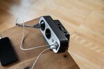 Duplex Tischsteckdosenleiste mit Uberspannungsschutz, 1x USB C, 1x USB A, 9x Schutzkontakt-Steckdosen, silber schwarz