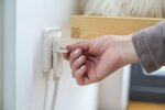 Qualitats-Kunststoff-Verlangerungskabel mit Flachstecker 2m H05VV-F3G1,5 weiss