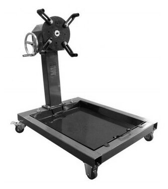 Stander fur die Montage des 450 kg schweren Motors